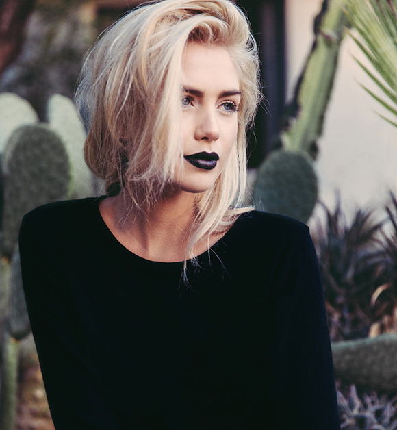 the black lipstick for goth makeup