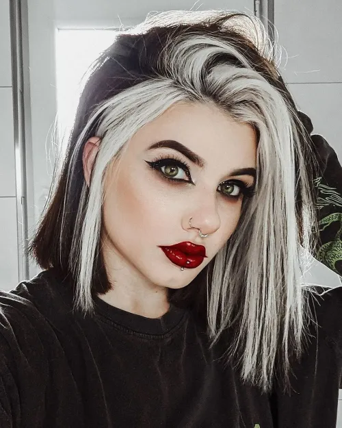 hairstyles for goths- Highlights