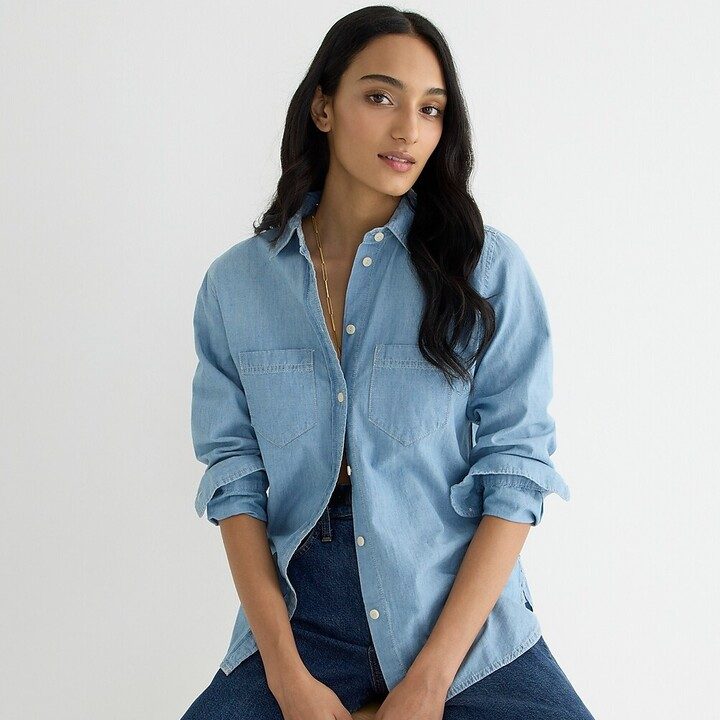 women's fitted chambray shirt